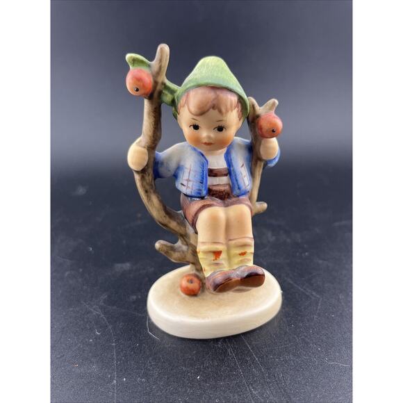 GOEBEL HUMMEL FIGURINE TMK5 #142 4 inch Apple Tree Boy - Picture 2 of 10